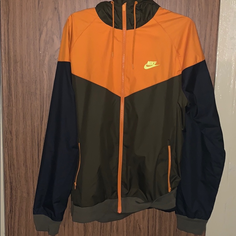 Nike wind breaker